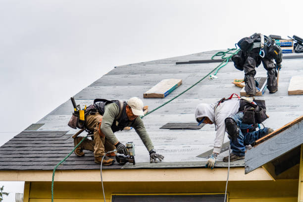 Professional Gutter Installation technician working in White City, FL